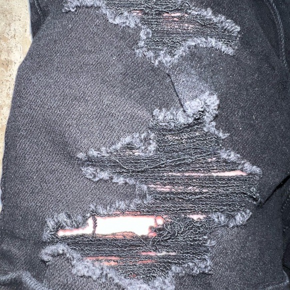 American Eagle Ripped/Distressed High Rise Stretch Black Shorts Size 2 - Picture 3 of 5
